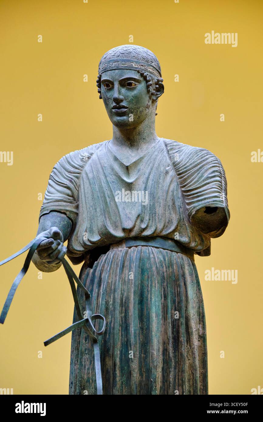 Grecia, Focide, Delfi, sito patrimonio dell'umanità dell'UNESCO, Museo Archeologico, Charioteer di Delfi Foto Stock