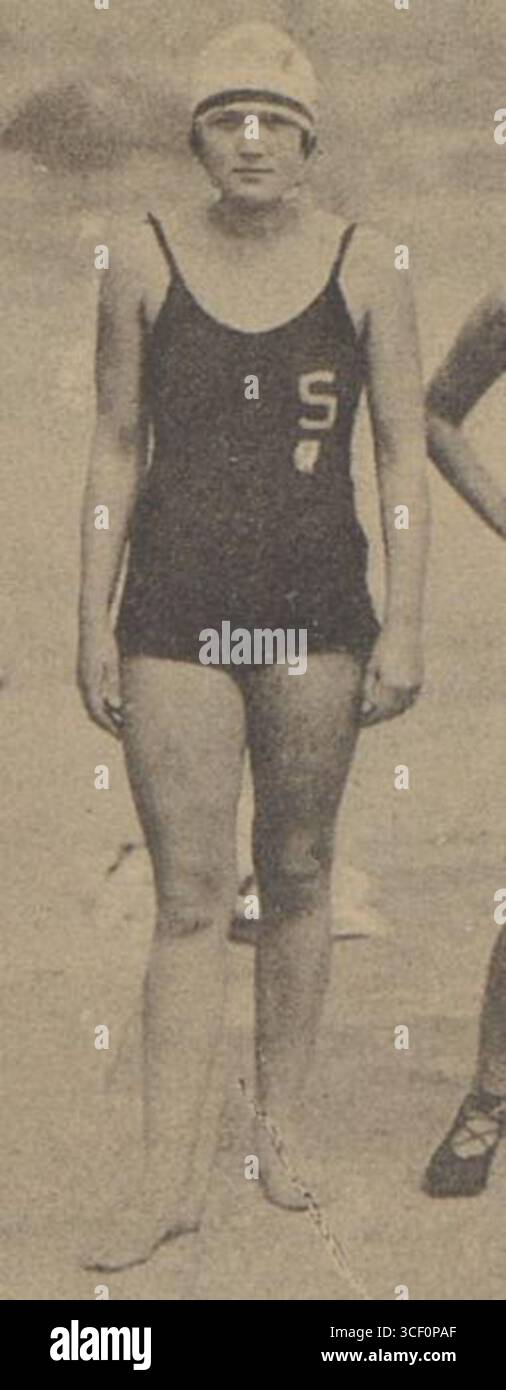 Babeta Draková, un'importante nuotatrice ceca, viene mostrata in una competizione nazionale a Praga nell'estate del 1922. La fotografia è stata scattata il 18 agosto 1922 ed è stata pubblicata più di 70 anni fa. Foto Stock