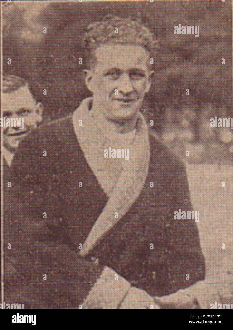 Un'immagine ritagliata di Guy Renaudin, presente in le Miroir des Sports, che cattura il suo successo nelle competizioni ciclistiche francesi. Foto Stock