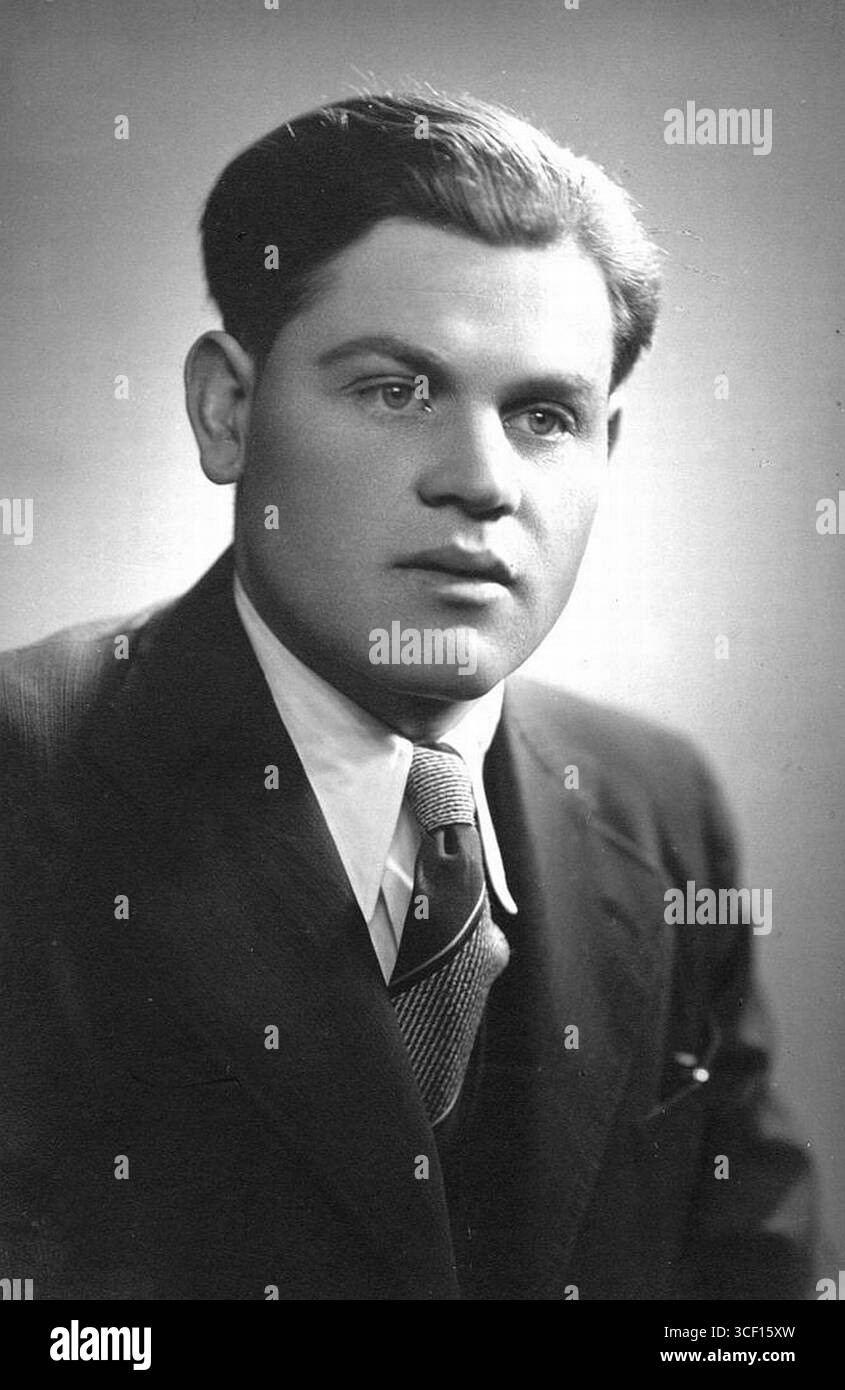 Jaroslav Kubi (1916–1942) fu giustiziato nel campo di concentramento di Mauthausen a causa dei suoi legami familiari con suo fratello, il paracadutista Jan Kubi. Nacque il 6 luglio 1916 a Dolní Vilémovice. Il tragico destino di Jaroslav seguì quello di suo fratello durante la seconda guerra mondiale. Foto Stock