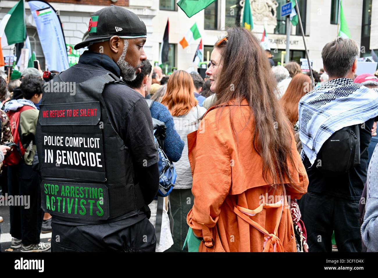 Londra, Regno Unito. Mo Chara ( Liam og o hAnnaidh) del gruppo hip hop irlandese Kneecap apparve alla Westminster Magistrates Court accusato di aver esposto una bandiera Hezbollah in un concerto a Londra. Crediti: michael melia/Alamy Live News Foto Stock