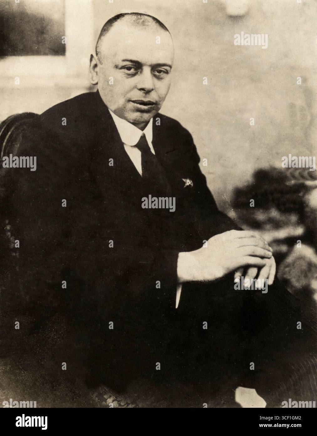 Béla Kun (1886-1939), politico ungherese e comunista, è raffigurato in questa fotografia del 1928. Kun era noto per il suo ruolo nella Repubblica sovietica ungherese e per le sue attività comuniste. Paesi Bassi, 1928. Foto Stock