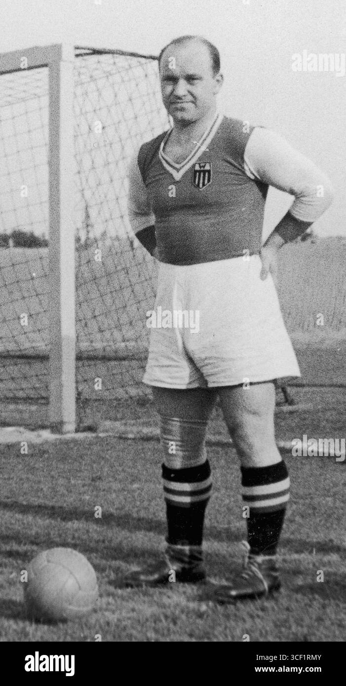 Henryk Martyna, un giocatore di calcio polacco, fotografato nel 1939 durante l'evento della grande Parata sportiva. Foto Stock