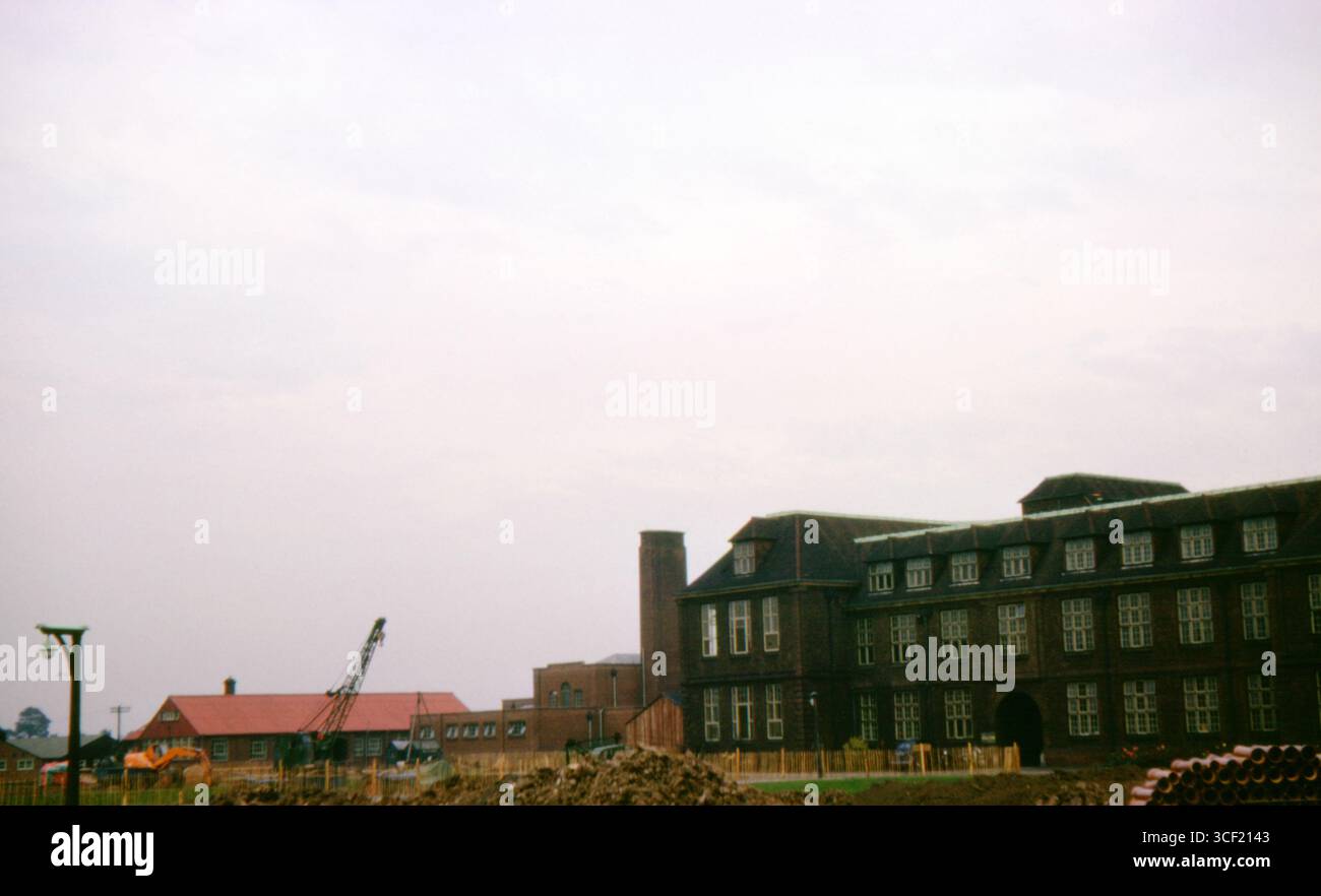Lavori in corso presso il campus dell'Università di Hull, Inghilterra, novembre 1963, che mostrano macchinari pesanti e lavori di cantiere. Foto Stock