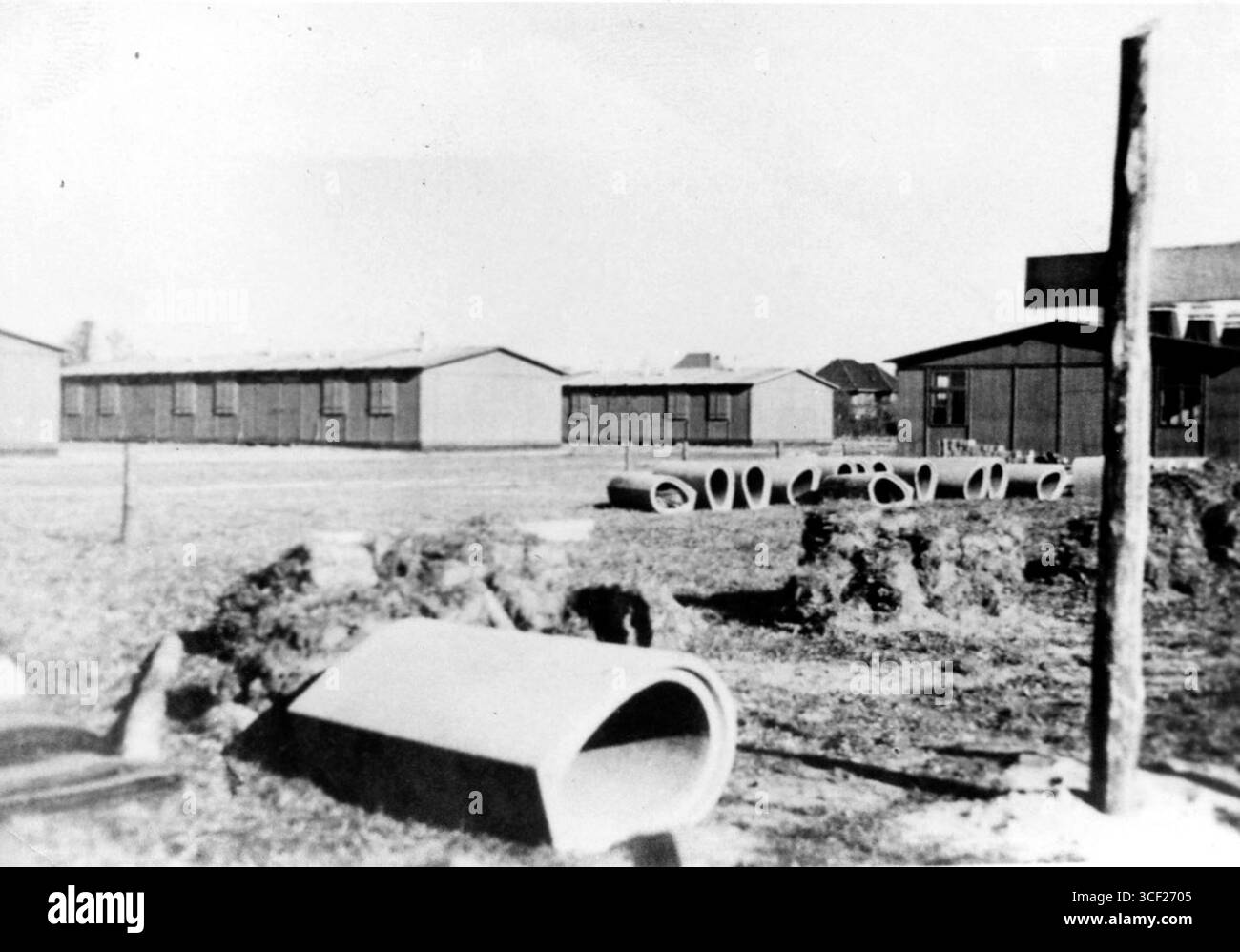 Nel 1941 furono costruite caserme operaie nei campi sportivi tra Hamburgersingel e Oostsingel nei Paesi Bassi. Questi lavoratori furono impiegati nella costruzione dell'aeroporto di Groote Heide. Foto Stock