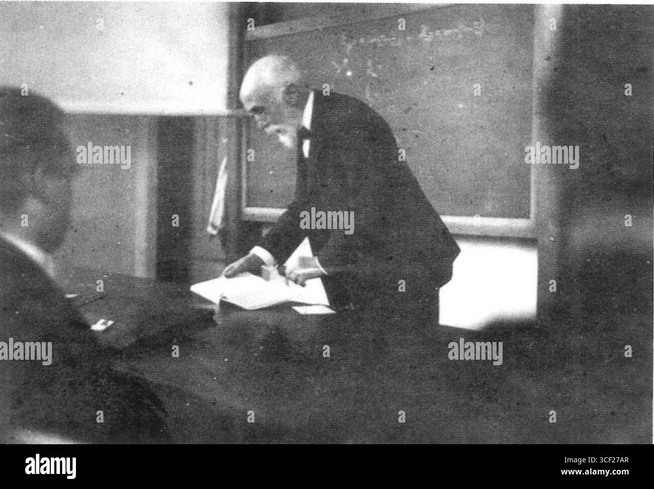 Hendrik Antoon Lorentz tenne la sua lezione di addio all'Università di Leida nel maggio 1923. Foto Stock
