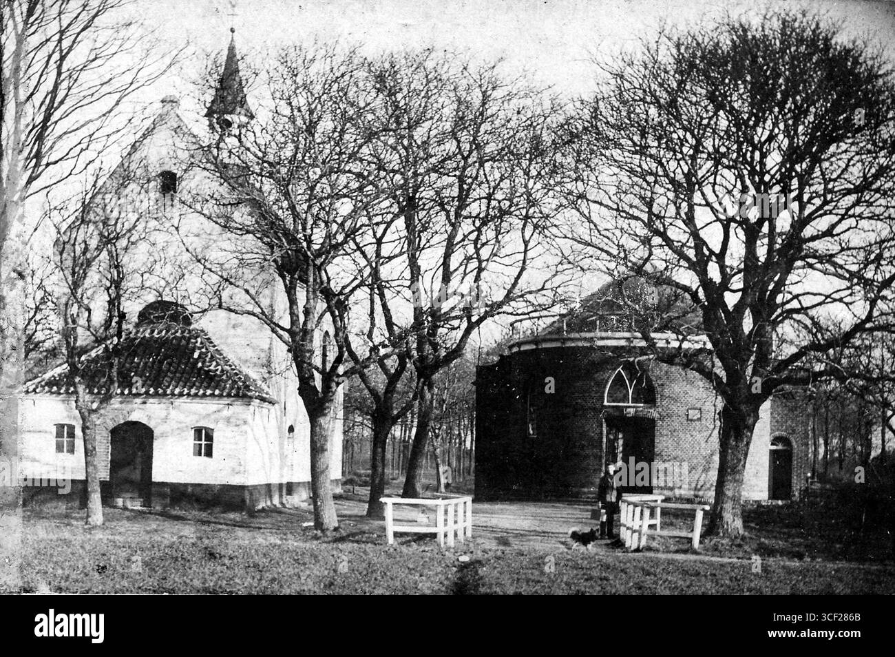 Una fotografia del 1900 che mostra la vista posteriore della Cappella di nostra Signora di Genooi a Genooi, Venlo Noord, Paesi Bassi. Foto Stock