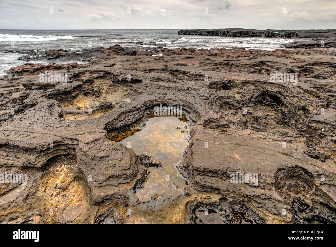 Fauna selvatica e paesaggi naturali sull'isola di Santiago nelle isole Galápagos, Ecuador. Foto Stock