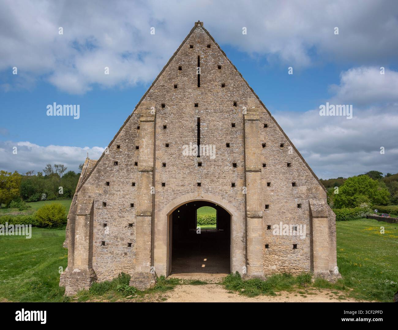The Great Barn, Great Coxwell, vicino a Faringdon, Oxfordshire, Regno Unito Foto Stock