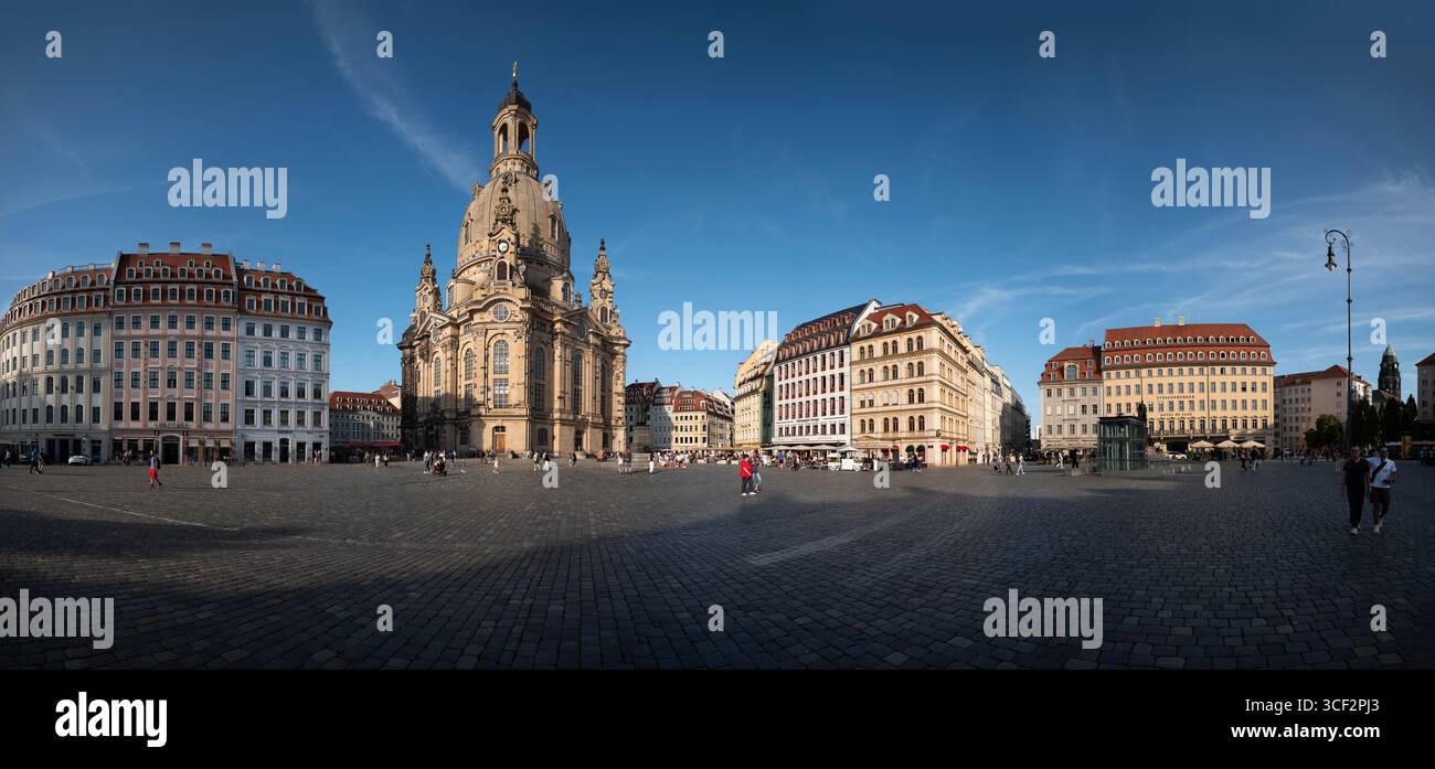 Dresda, Germania, la Frauenkirche (Chiesa delle nostre carissime donne) 2025 Wikipedia qui sotto: La Frauenkirche (ufficialmente: Chiesa delle nostre carissime donne) è un Prot Foto Stock