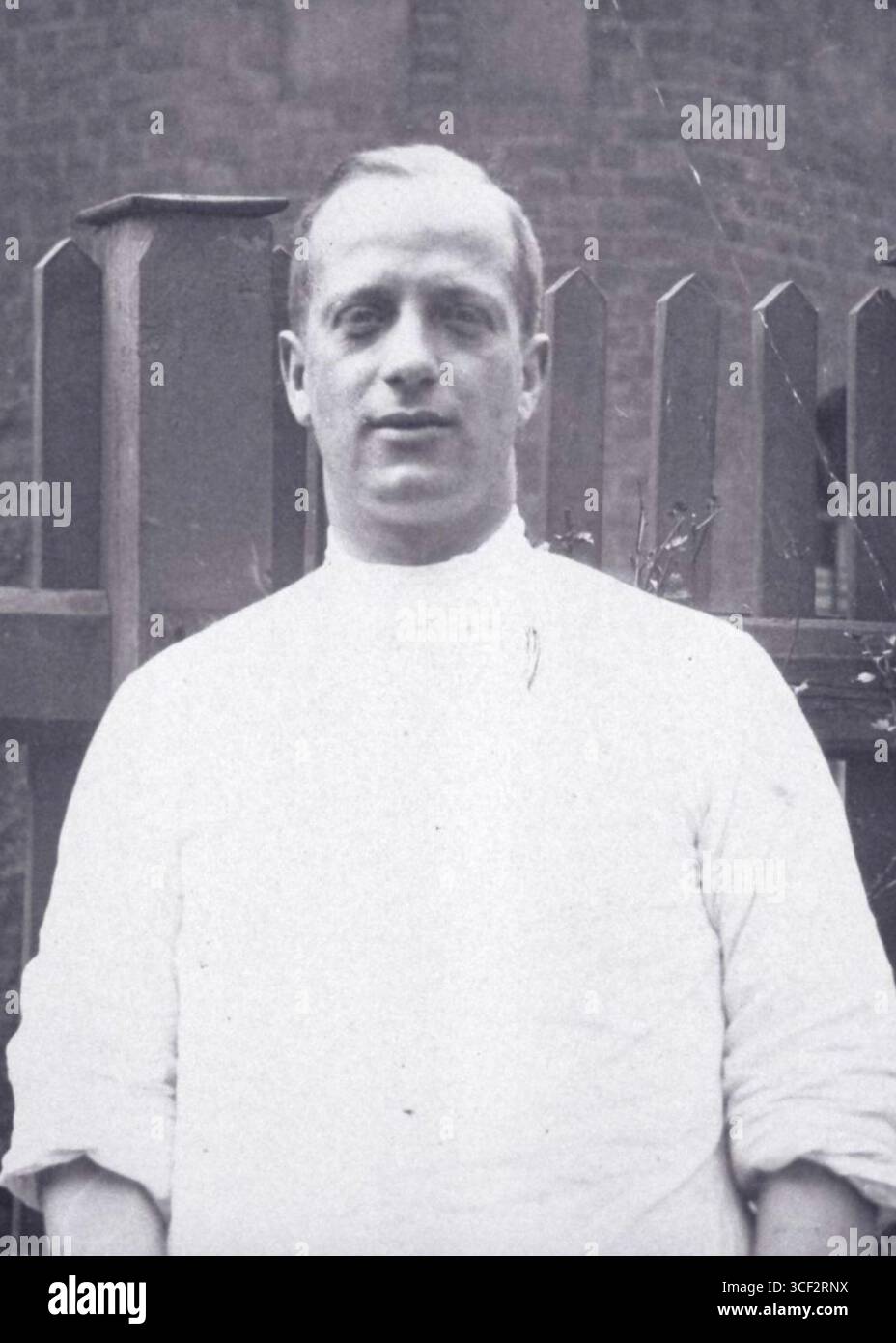 Hermann Engel, chirurgo ortopedico, ha co-fondato il German College of Physical Education (DHfL) e TC Blau-Weiss Berlin. Era anche il genero del proprietario dei grandi magazzini Hermann Wronker. Foto Stock