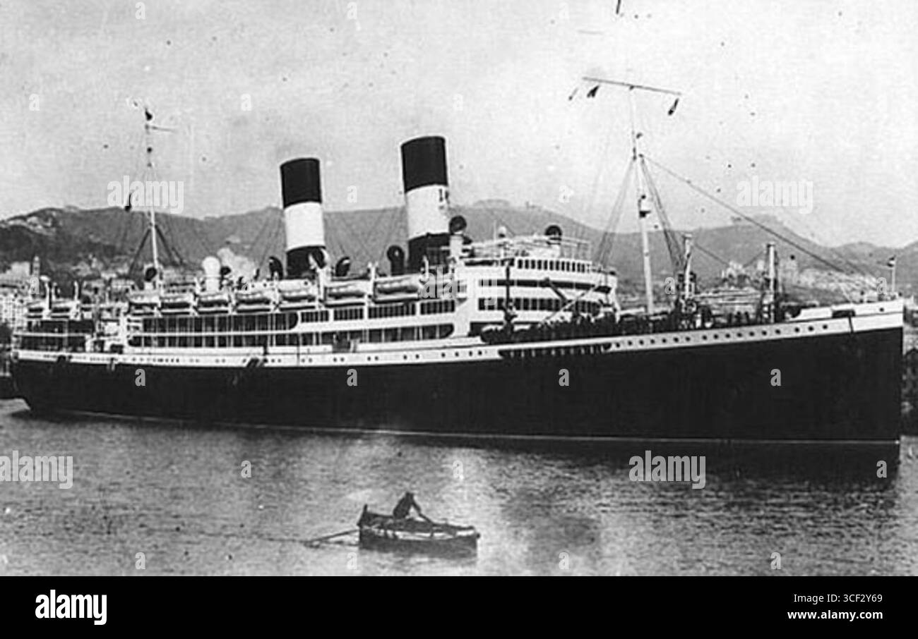 Il Giulio Cesare era un piroscafo passeggeri italiano degli anni '1920 Conosciuto per il suo design elegante, ha servito vari percorsi durante il suo tempo. La nave rappresenta un'epoca significativa nella storia marittima italiana. Foto Stock