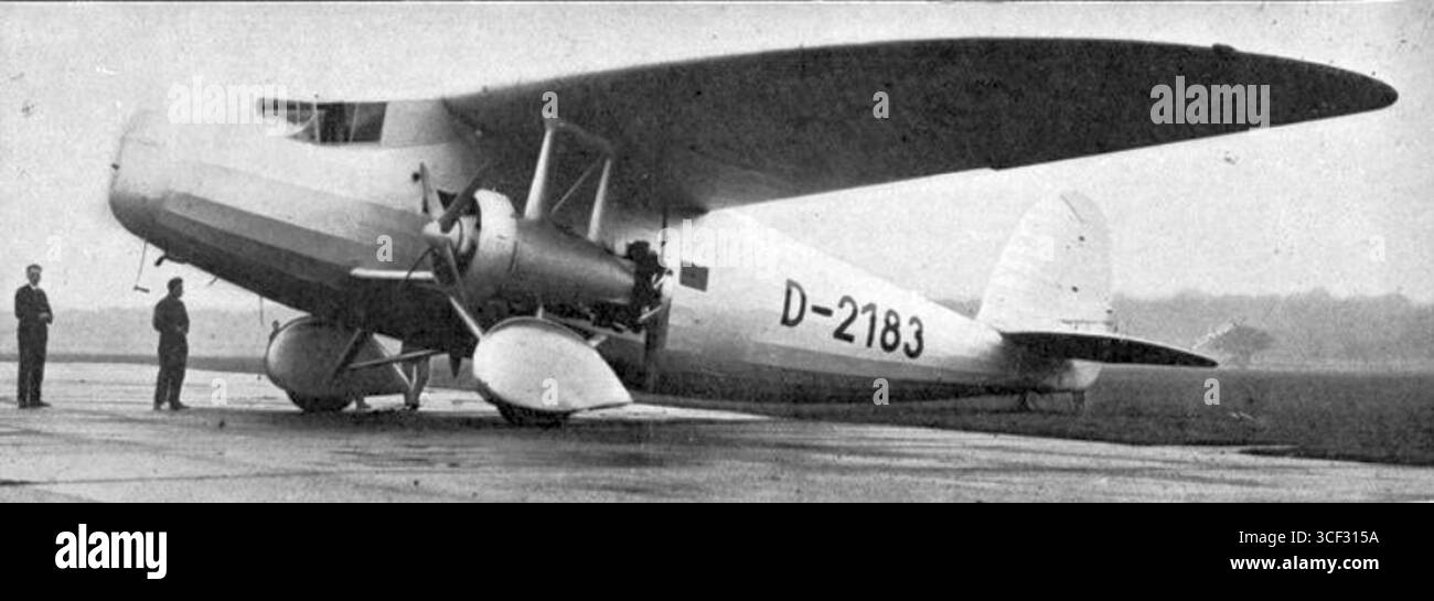 Il Dornier Do K, D-2183, motorizzato da motori Walter Castor, fu presentato su l'Aéronautique nell'aprile 1932. L'aereo ha svolto un ruolo nello sviluppo dell'aviazione e nei test dei motori all'inizio del XX secolo. Foto Stock