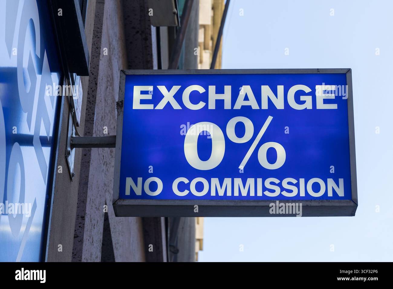 Non scambiare il segno di commissione Foto Stock