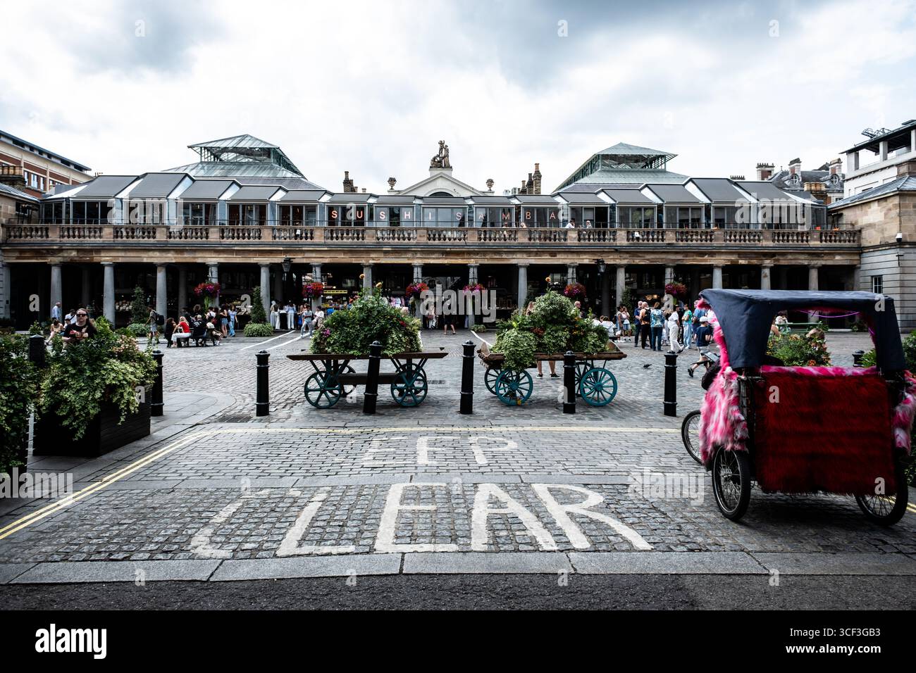 Streets of London – Urban Life e City Vibes Foto Stock