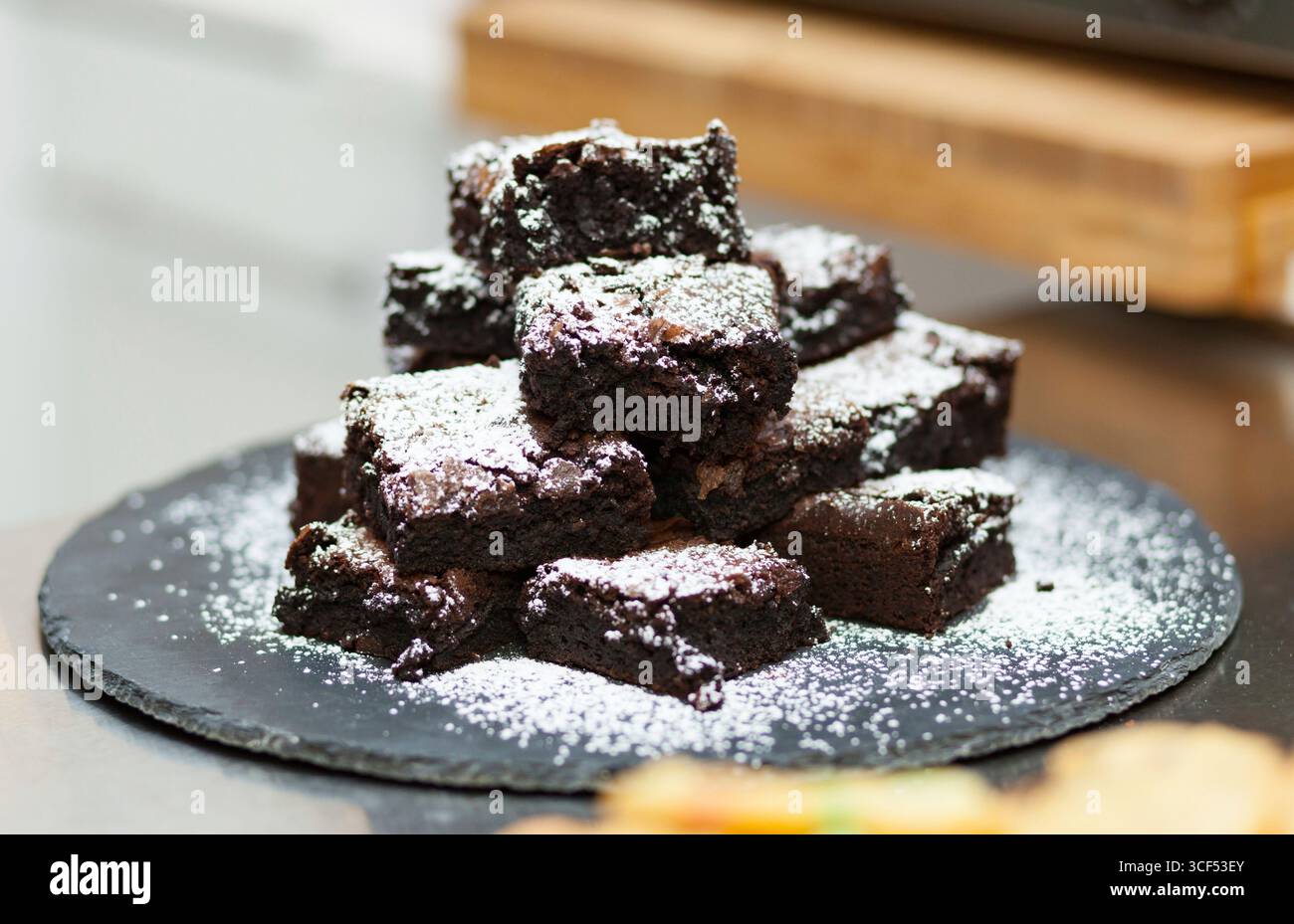 In casa deliziosa Brownie al cioccolato. closeup torta al cioccolato. Foto Stock