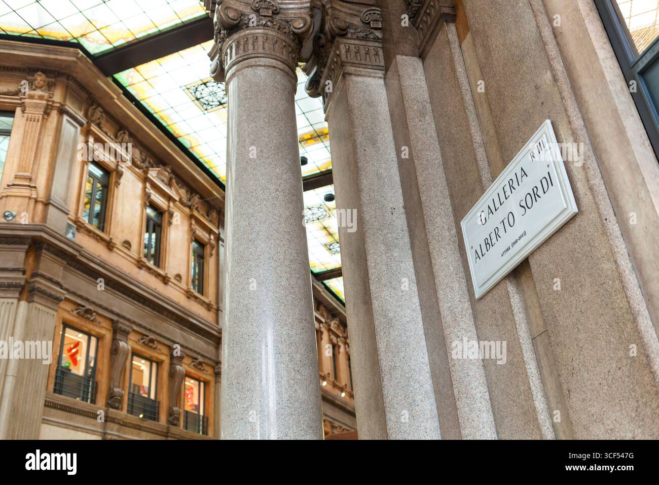 Galleria Alebrto Sordi a Roma, Italia. Foto Stock