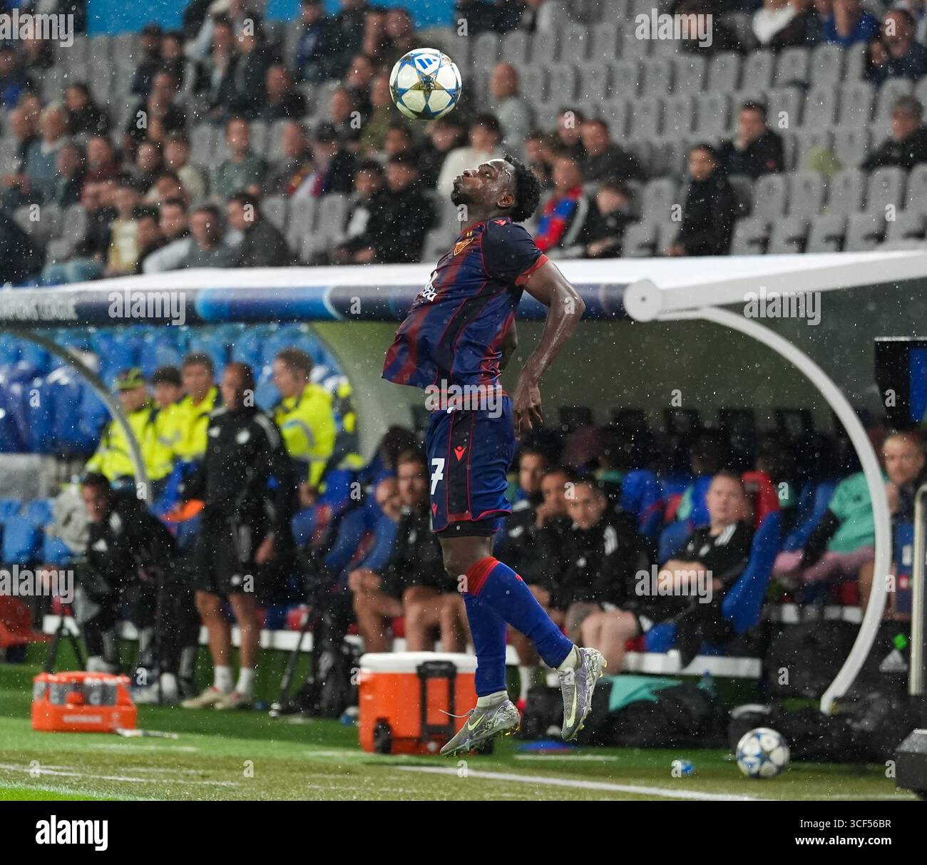 Basilea, Svizzera. 20 agosto 2025. PHILIP OTELE (7) attaccante del Basel 1893 durante la partita di playoff di UEFA Champions League tra il Basel 1893 e il Copenaghen il 20 agosto 2025 a Basilea, Svizzera. La partita terminò con un pareggio di 1-1. (Credit Image: © Scott Coleman/ZUMA Press Wire) SOLO PER USO EDITORIALE! Non per USO commerciale! Foto Stock
