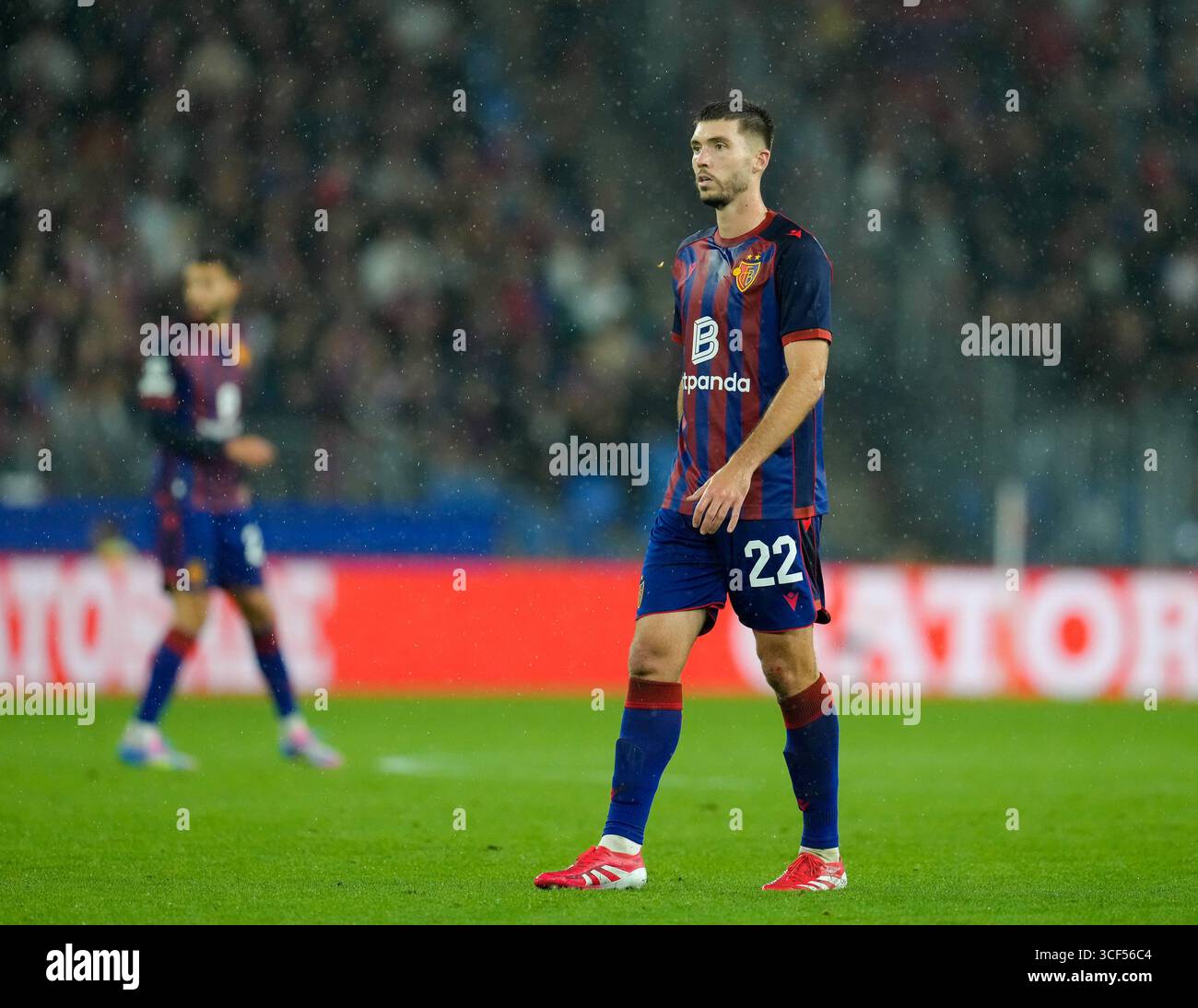 Basilea, Svizzera. 20 agosto 2025. LEO LEROY, centrocampista del Basilea 1893 (22) durante la partita di playoff di UEFA Champions League tra il Basilea 1893 e il Copenaghen il 20 agosto 2025 a Basilea, Svizzera. La partita terminò con un pareggio di 1-1. (Credit Image: © Scott Coleman/ZUMA Press Wire) SOLO PER USO EDITORIALE! Non per USO commerciale! Foto Stock