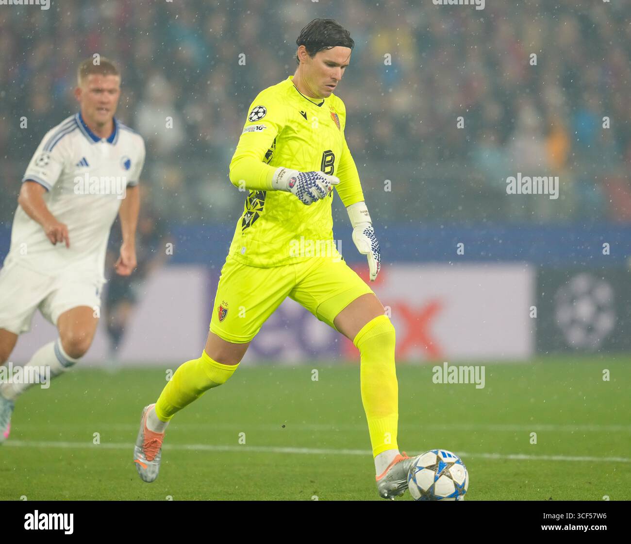 Basilea, Svizzera. 20 agosto 2025. Il portiere del Basel 1893 MARWIN HITZ (1) durante la partita di UEFA Champions League tra il Basilea 1893 e il Copenaghen del 20 agosto 2025 a Basilea, Svizzera. La partita terminò con un pareggio di 1-1. (Credit Image: © Scott Coleman/ZUMA Press Wire) SOLO PER USO EDITORIALE! Non per USO commerciale! Foto Stock