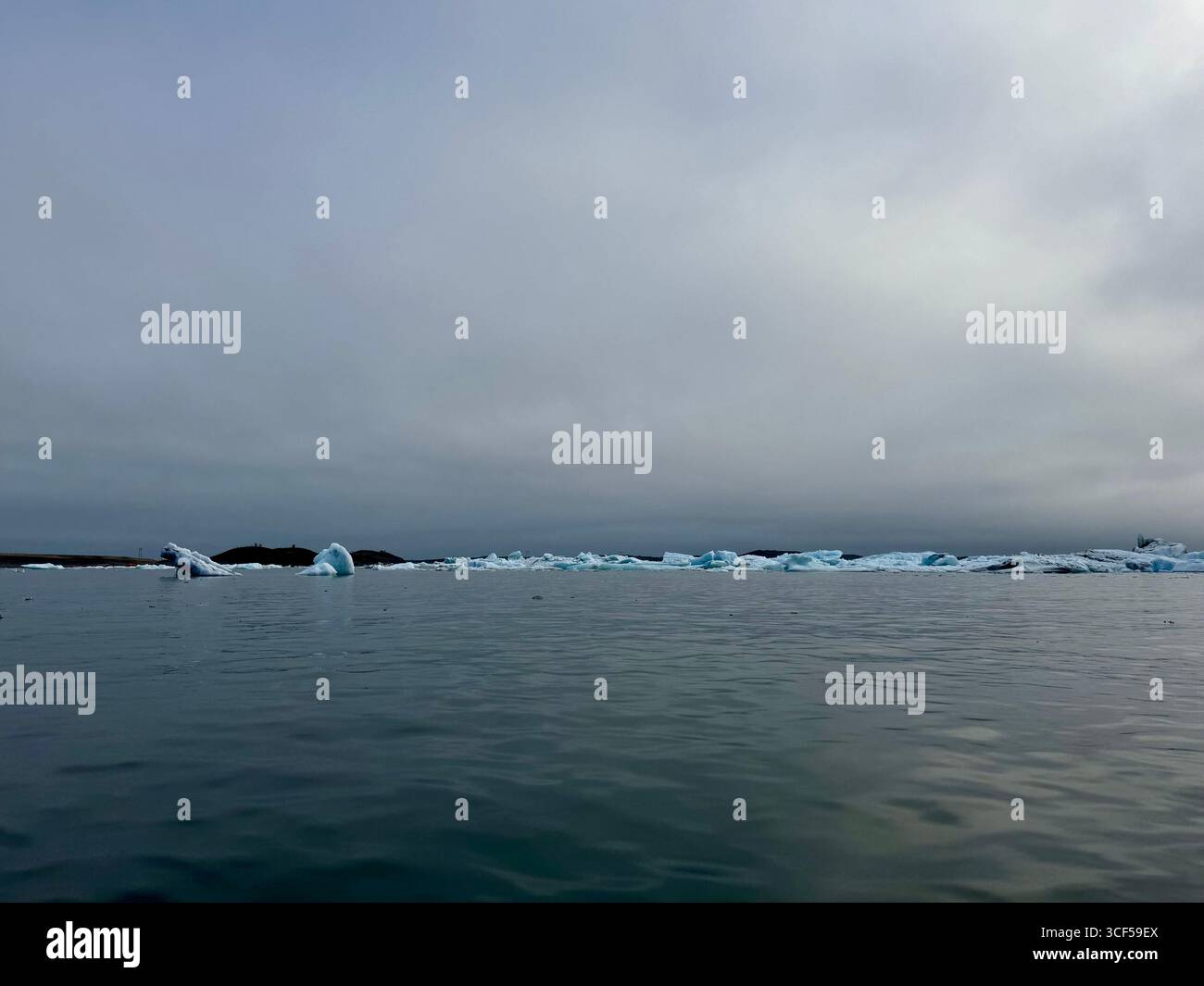 Estate nella Laguna glaciale, Islanda Foto Stock