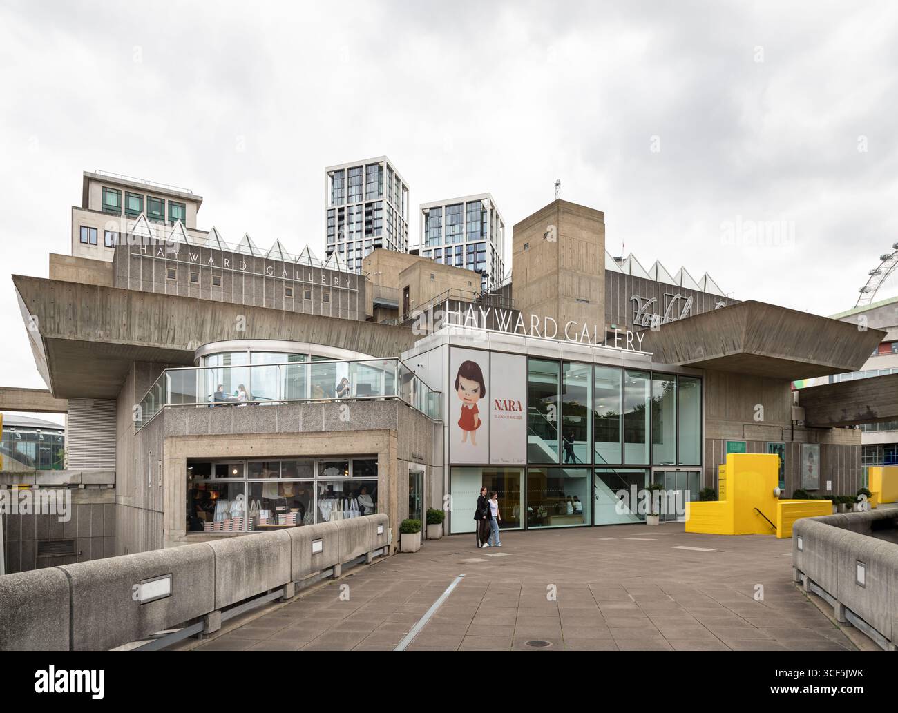 Londra, Regno Unito - 18 agosto 2025 - The Hayward Gallery, che è davvero una galleria d'arte contemporanea all'interno del Southbank Centre di Londra ed è rinomata per Foto Stock