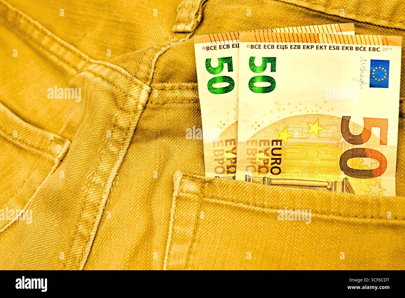 un mezzo di scambio corrente sotto forma di monete e banconote Foto Stock