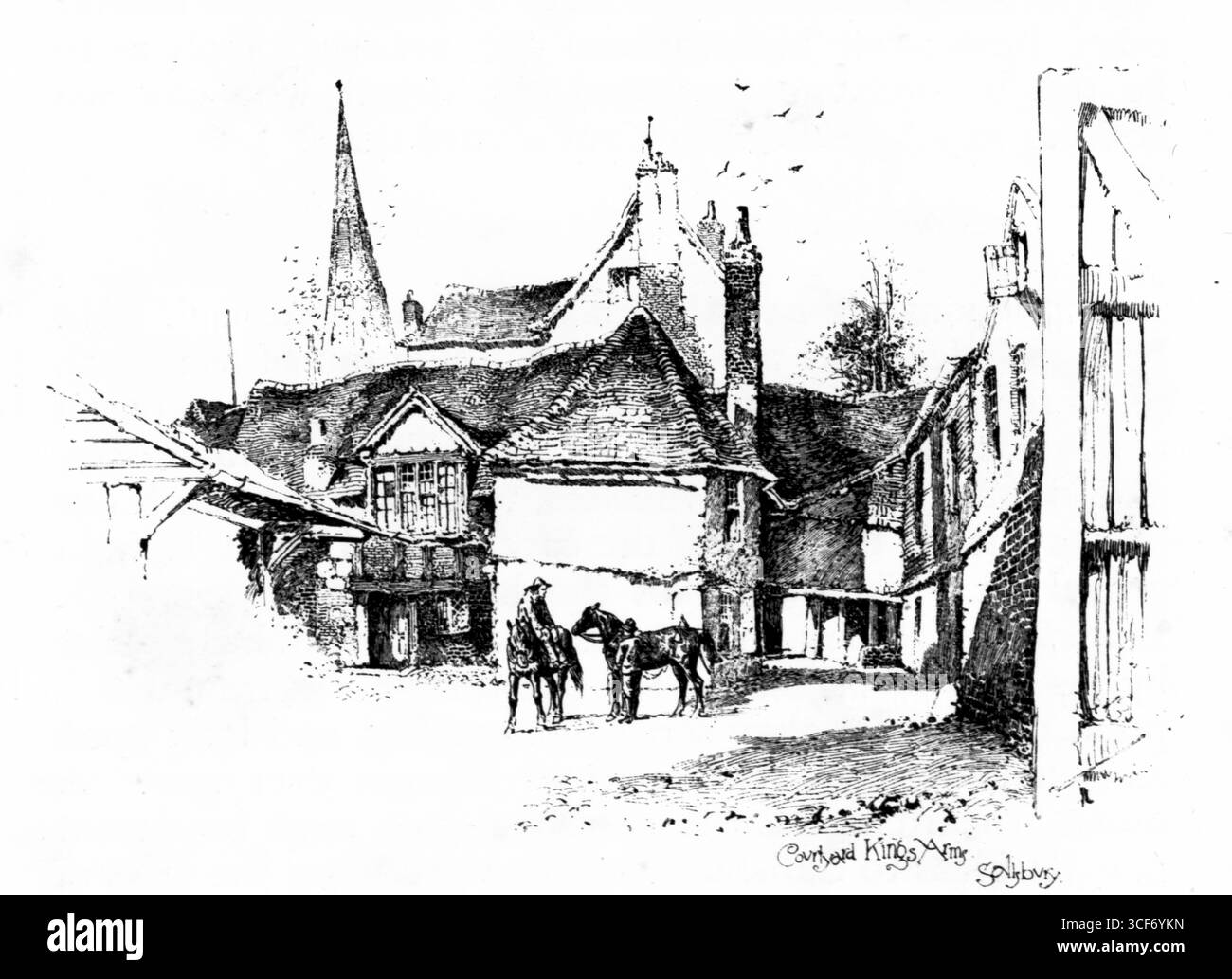 Nel cortile del Kings Arms, Salisbury, i tetti spioventi e i camini raggruppati sorgono dietro un cancello in legno. Due cavalli sono in primo piano, assistiti da una figura il cui gesto suggerisce cura o prontezza. Una guglia della chiesa fissa lo sfondo, dando peso ecclesiastico alla scena del villaggio. Lo schizzo monocromatico evoca viaggi, quiete e storia stratificata. Illustrazione pubblicata per la prima volta nel 1888 da Richard Clay e Sons nel libro Coaching Days and Coaching Ways di W. Outram Tristram. Gli illustratori erano Herbert Railton e Hugh Thomson. Foto Stock