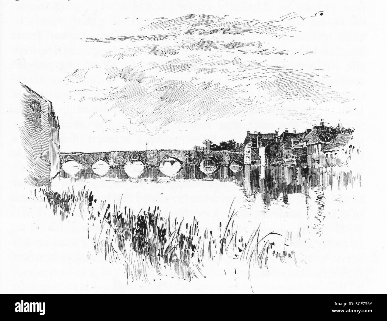 Un grazioso ponte in pietra attraversa un fiume tranquillo, con archi che si specchiano nell'acqua ferma sottostante. Su entrambe le sponde, edifici raggruppati e alte erbe incorniciano la scena, mentre le nuvole strisciano attraverso un cielo pallido. La composizione evoca un'eleganza tranquilla, catturando il fascino senza tempo di una città lungo il fiume immersa nella storia degli allenatori. Illustrazione pubblicata per la prima volta nel 1888 da Richard Clay e Sons nel libro Coaching Days and Coaching Ways di W. Outram Tristram. Gli illustratori erano Herbert Railton e Hugh Thomson. Foto Stock