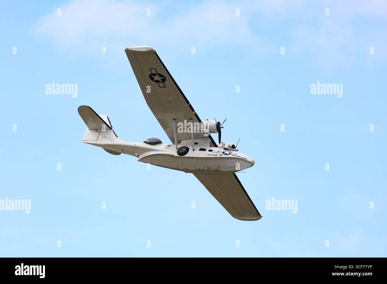 Consolidated PBY Catalina, G-PBYA, Miss Pick Up, nella seconda guerra mondiale USAAF caccia e salvataggio marittimo a lungo raggio in mostra al RAF Syerston Air Show. A. Foto Stock