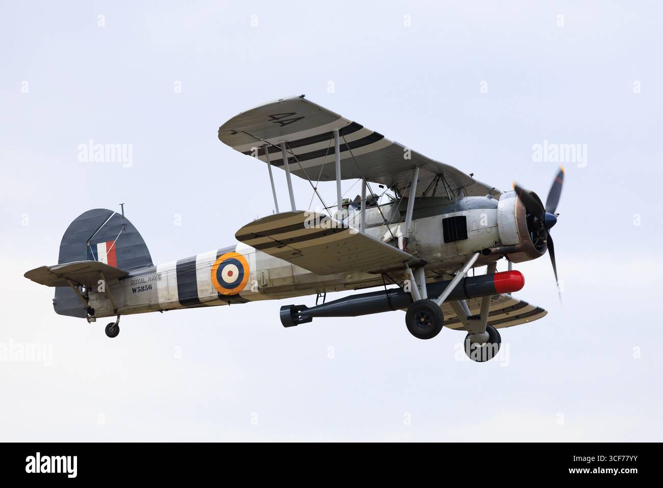 Fairey Swordfish Mk1 della Navy Wings, RN Historic Flight. Costruito da Blackburn e' un pesce nero. Noto come Stringbag. Visualizzazione presso RAF Syerston Airsh Foto Stock