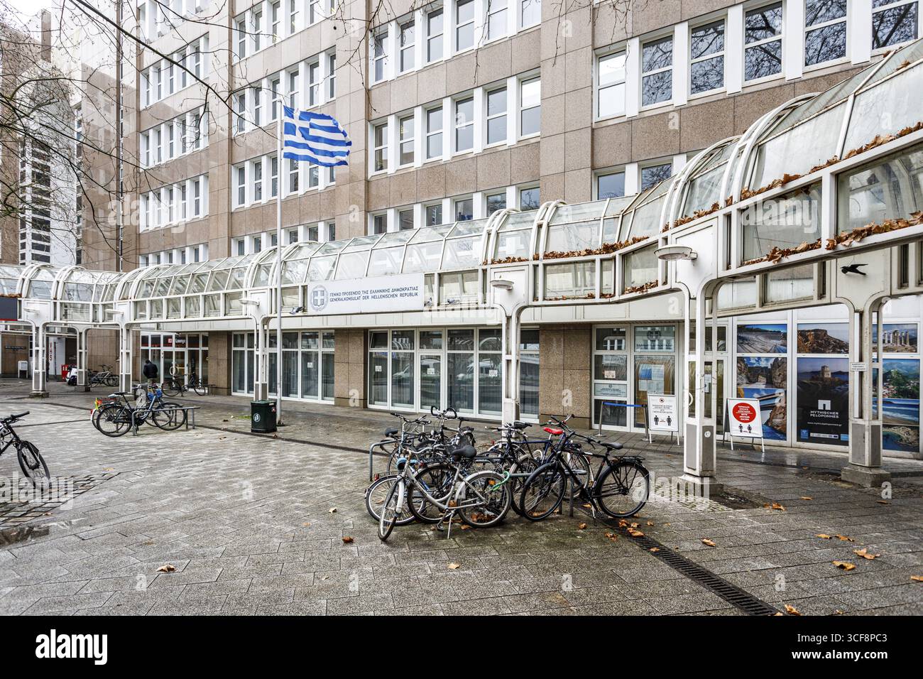 Consolato generale della Repubblica ellenica, Grecia a Bertha-von-Suttner-Platz, Duesseldorf, Renania settentrionale-Vestfalia, Renania settentrionale-Vestfalia, Germania Foto Stock
