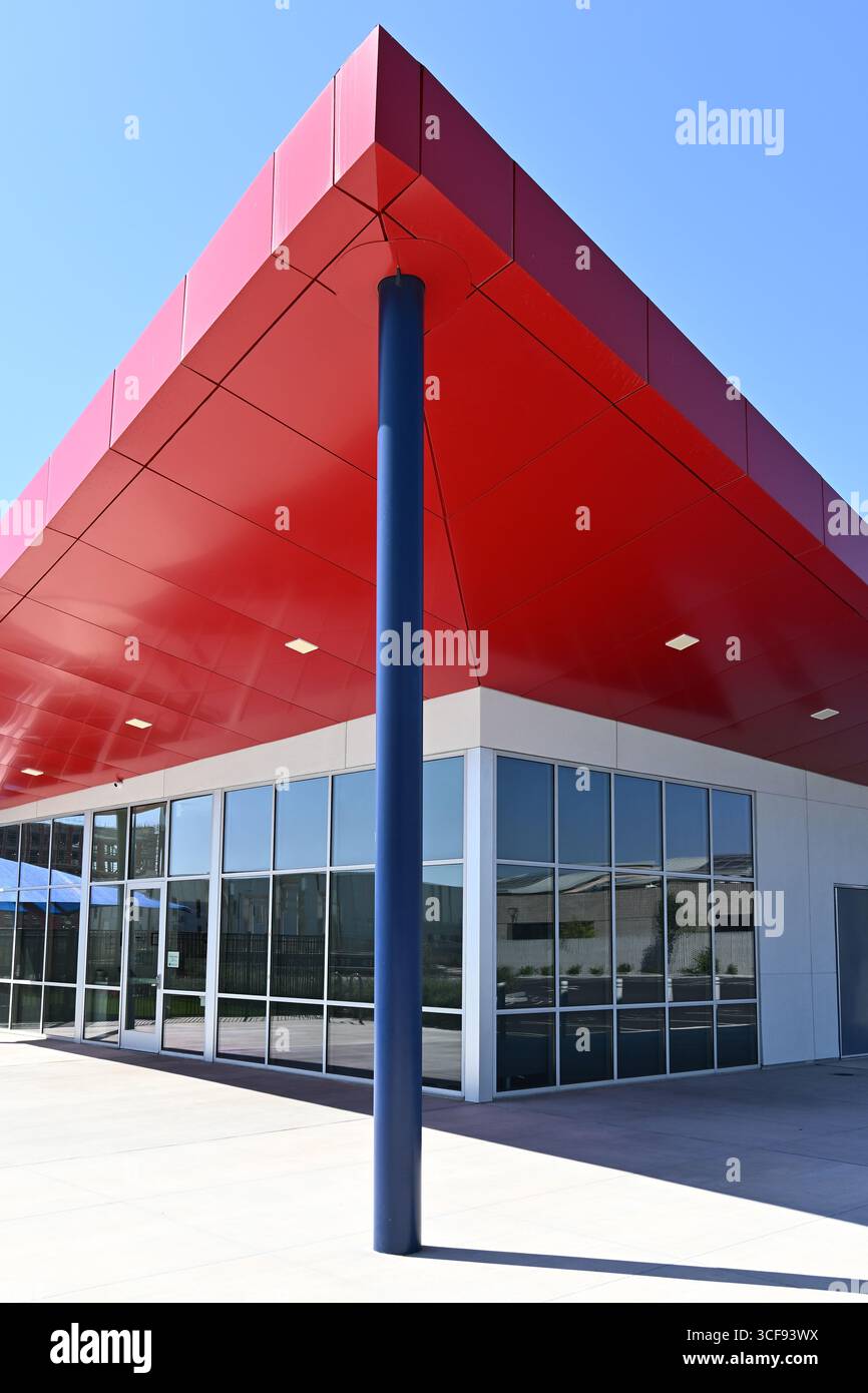 TUSTIN, CALIFORNIA - 18 agosto 2025: La Goddard School è il leader delle nazioni nella prima infanzia nel campus ATEP. Foto Stock
