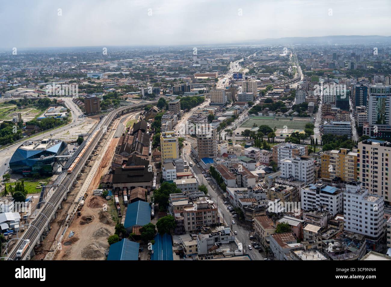 Dar es Salaam Railway Station e Expansion Urban Landscape, Tanzania Foto Stock