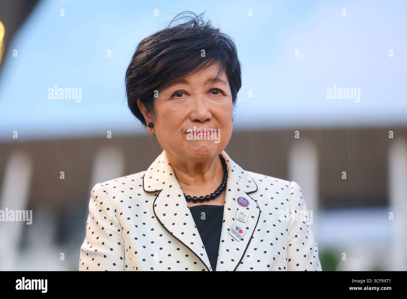 Il governatore di Tokyo Koike visita le celle solari di nuova generazione -JPN- 20 agosto 2025, il governatore di Tokyo Yuriko Koike visita la città per un'ispezione amministrativa. I test pubblici iniziano su Air Solar, una cella solare di nuova generazione sviluppata da Ricoh. Tokyo Giappone Copyright: XKazukixOISHIx Foto Stock