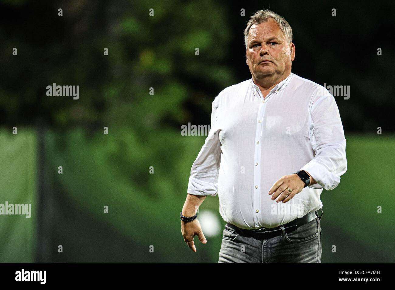 Niepolomice, Polonia. 21 agosto 2025. Football 2025 2026 Betclic 1 Liga Puszcza Niepolomice vs GKS Tychy op: TOMASZ TULACZ crediti: Konrad Swierad/Alamy Live News Foto Stock