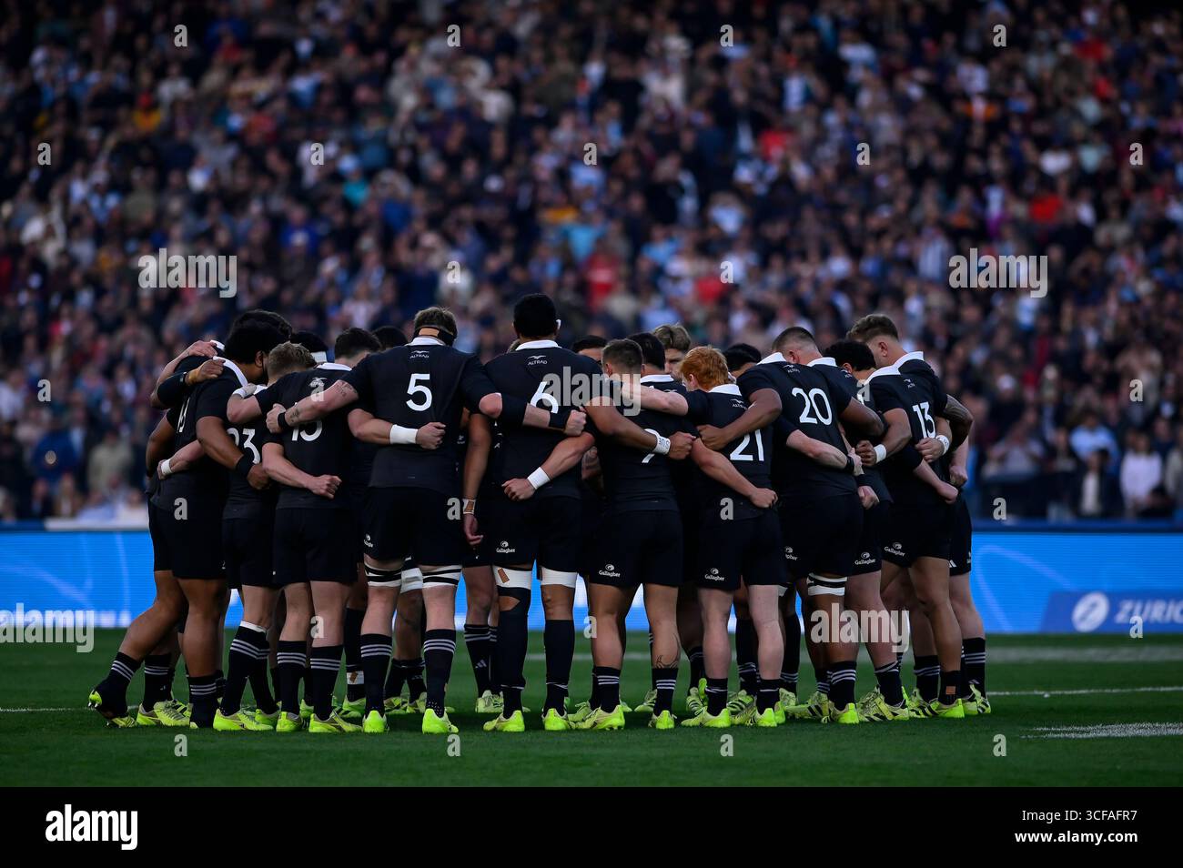 CORDOBA, ARGENTINA - 16 AGOSTO: Giocatori della nuova Zelanda entrano in campo per una partita del Campionato di rugby 2025 tra Argentina Pumas e nuova Zelanda Foto Stock