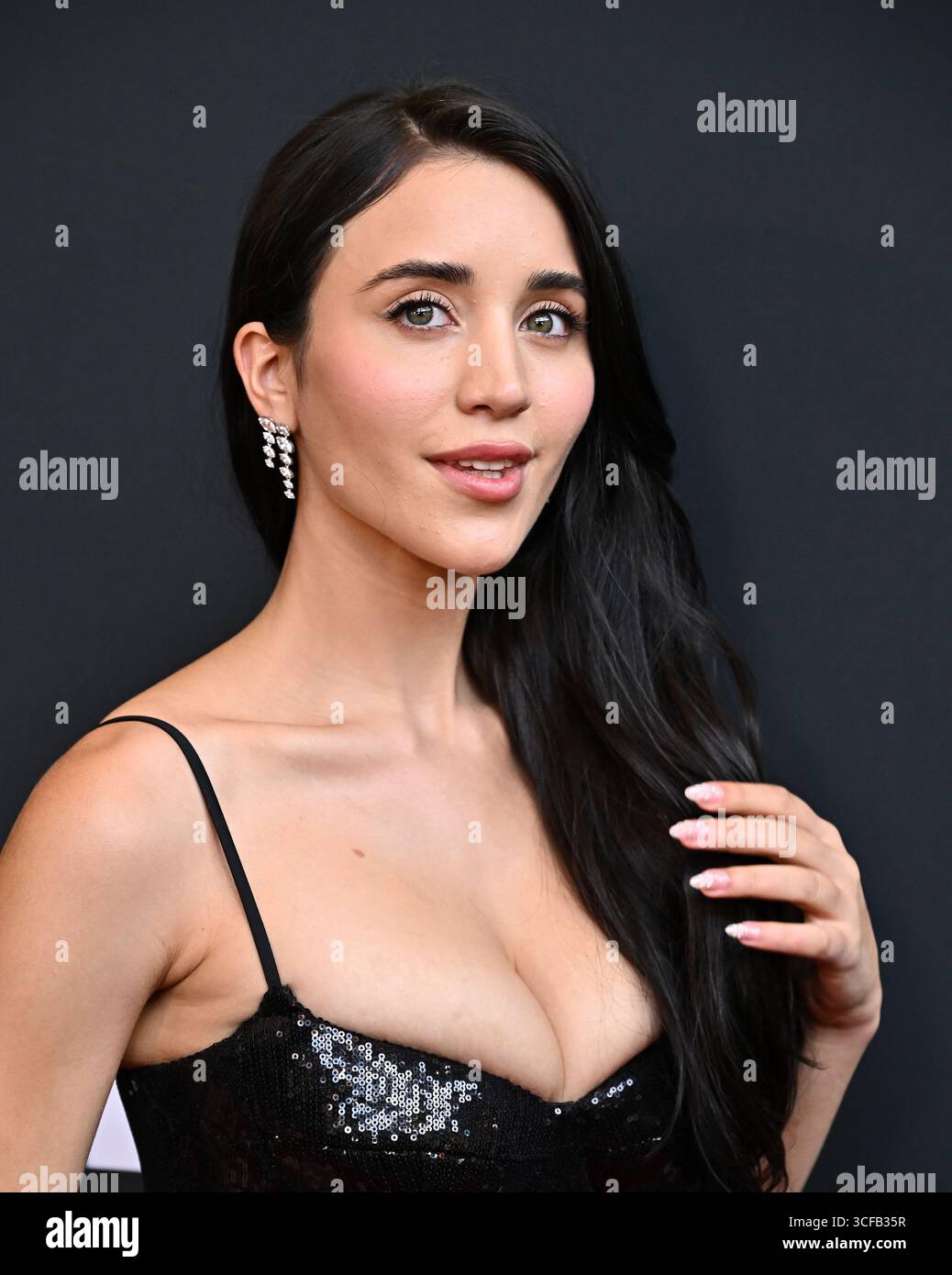 Los Angeles, Stati Uniti. 21 agosto 2025. Caylee Cowan arriva alla prima di "Hollywood Grit" tenutasi all'AMC The Grove 14 il 21 agosto 2025 a Los Angeles, CA. © Starbuck/ Credit: AFF/Alamy Live News Foto Stock