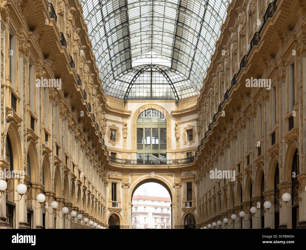 Galleria Vittorio Emanuele II, elegante centro commerciale di Milano, Italia Foto Stock