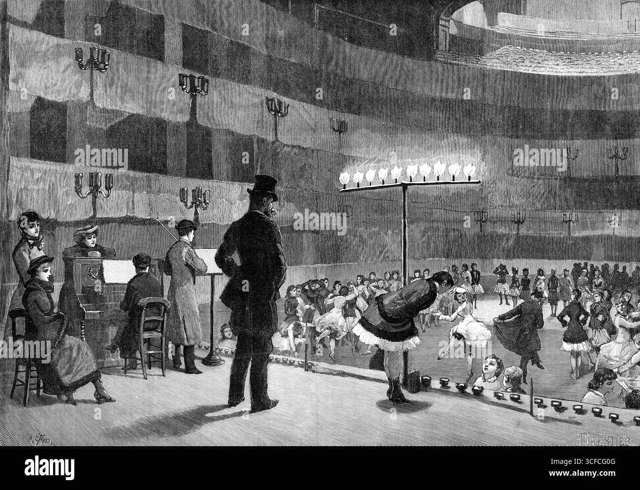 Prove per la Pantomima, 1881. "...un'immensa quantità di manodopera e capitale, di pazienza e di industria, viene spesa ogni anno in questi costosi spettacoli, che vengono perpetuati per il bene dei bambini, e sono preferiti a un gioco regolare in inverno o durante le festività. Non esiste contrasto più grande che al teatro illuminato di notte, pieno di persone ben vestite e felici, la musica che suona da un'orchestra piena e il palco un tripudio di brillantezza; e un teatro al mattino... gli artisti si sono impegnati in una prova tanto disprezzata come la scena... coloro che sono così disposti ad abusare dei teatri, e. Foto Stock