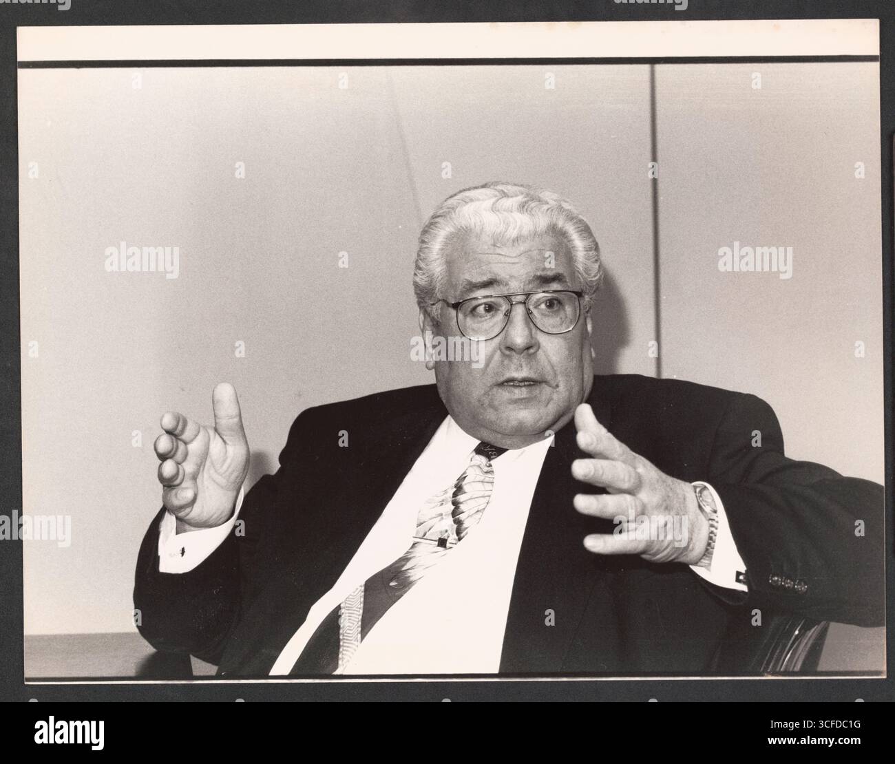 Köln - Portrait des SPD-Politikers Norbert Burger - Norbert Burger (* 24. Novembre 1932 a Köln | † 16. Mai 2012 ebenda) War ein deutscher Politiker (SPD) und von 1980 bis 1999 Oberbürgermeister der Stadt Köln - foto vom 02.11.1992 Foto Stock