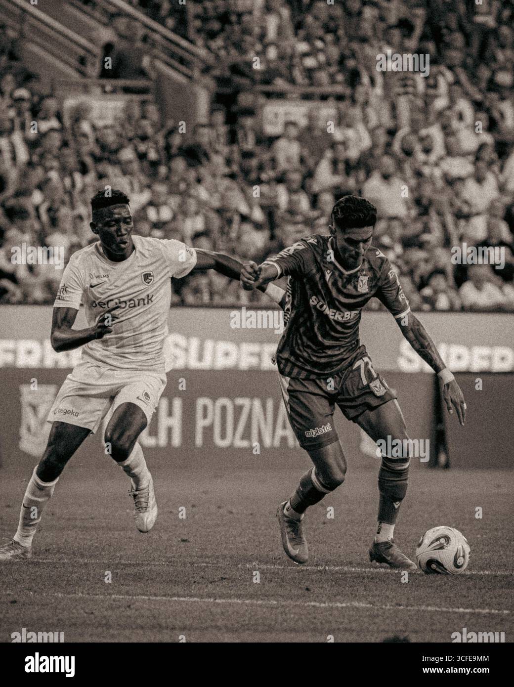 Poznan, Polonia – 10.08.2023: Luis Palma dell'Honduras, giocatore di Lech Poznan, in azione durante la partita di qualificazione alla UEFA Europa League contro il KRC Genk. Foto Stock
