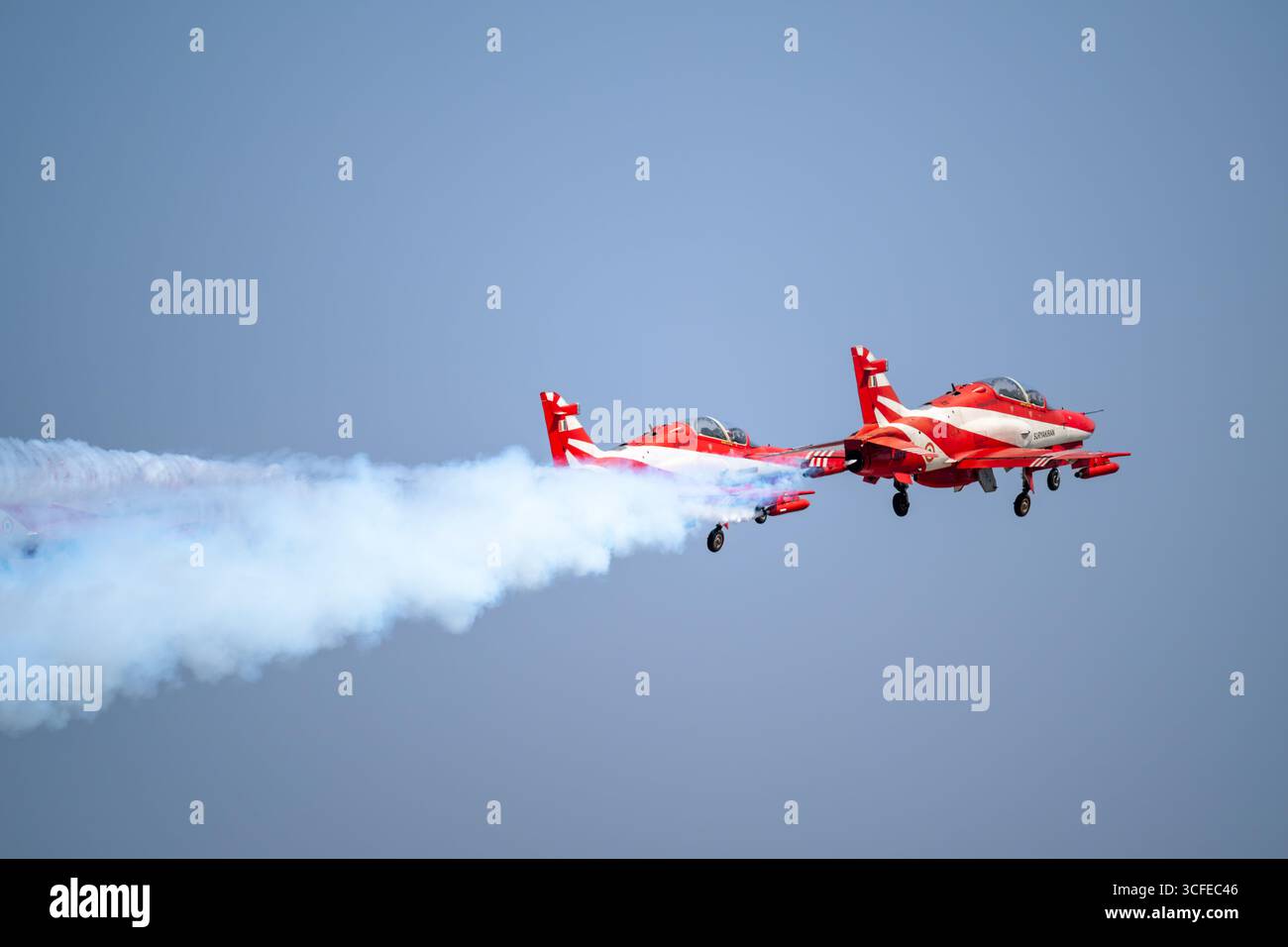 Suryakiran Aerobatic squadra dell'Indian Airforce Foto Stock