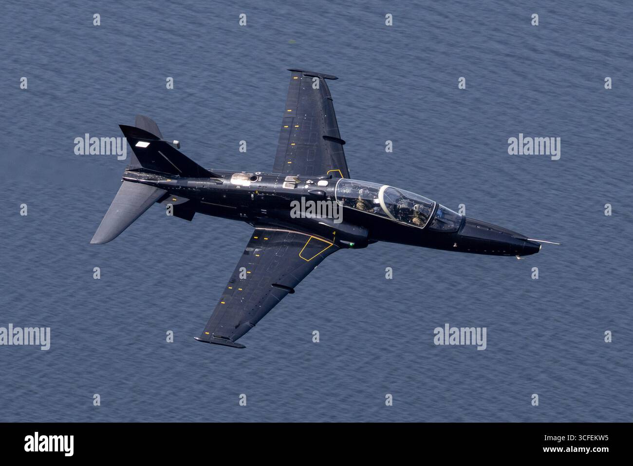BAE Systems Hawk T.2 in volo, un avanzato aereo da addestramento a getto gestito dalla Royal Air Force nel Regno Unito. Foto Stock