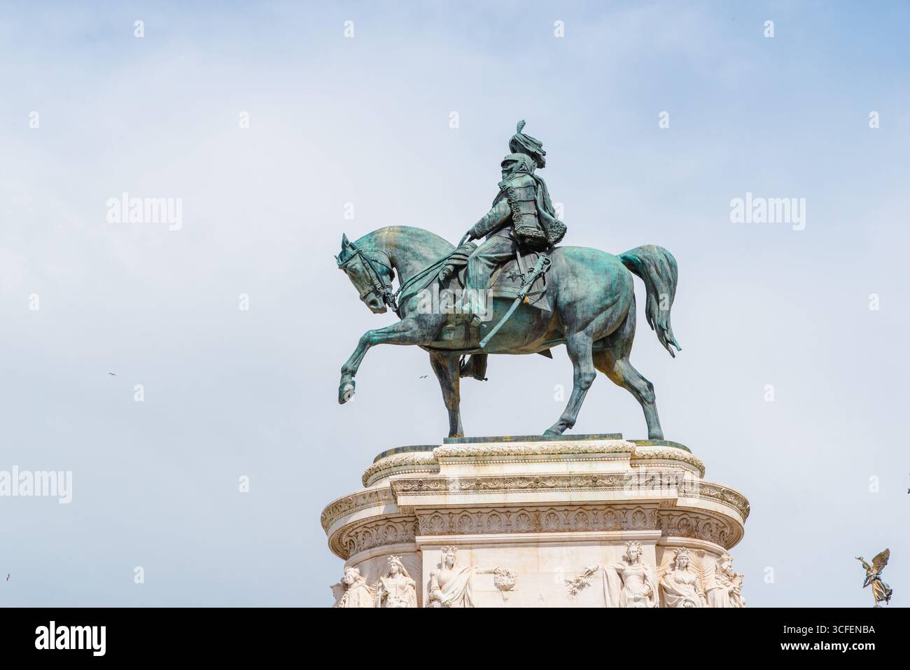 Statua equestre di Vittorio Emanuele II all'altare della Patria a Roma, in Italia, monumento in bronzo Foto Stock