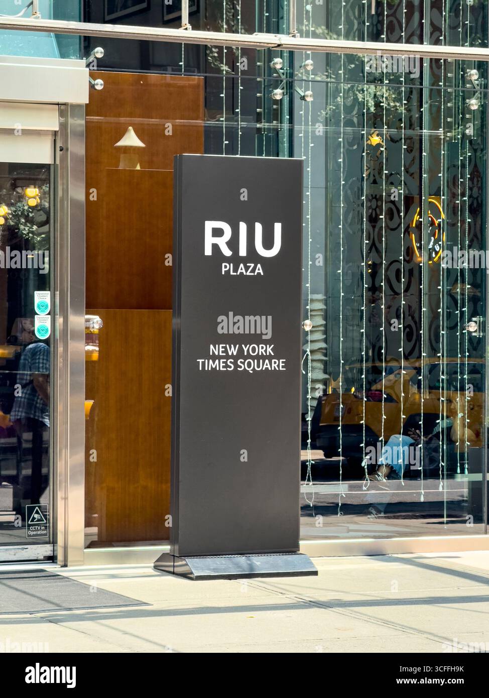 Hotel RIU Plaza New York Times Square, dettagli esterni dell'edificio, Manhattan, New York City, New York, STATI UNITI Foto Stock