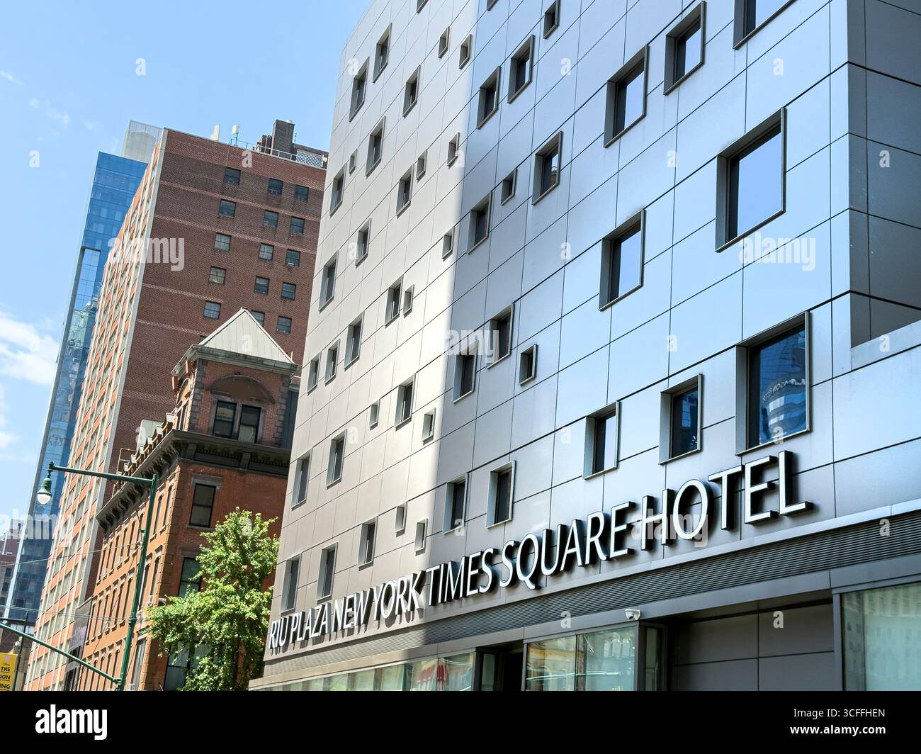 Hotel RIU Plaza New York Times Square, esterno dell'edificio, Manhattan, New York City, New York, STATI UNITI Foto Stock