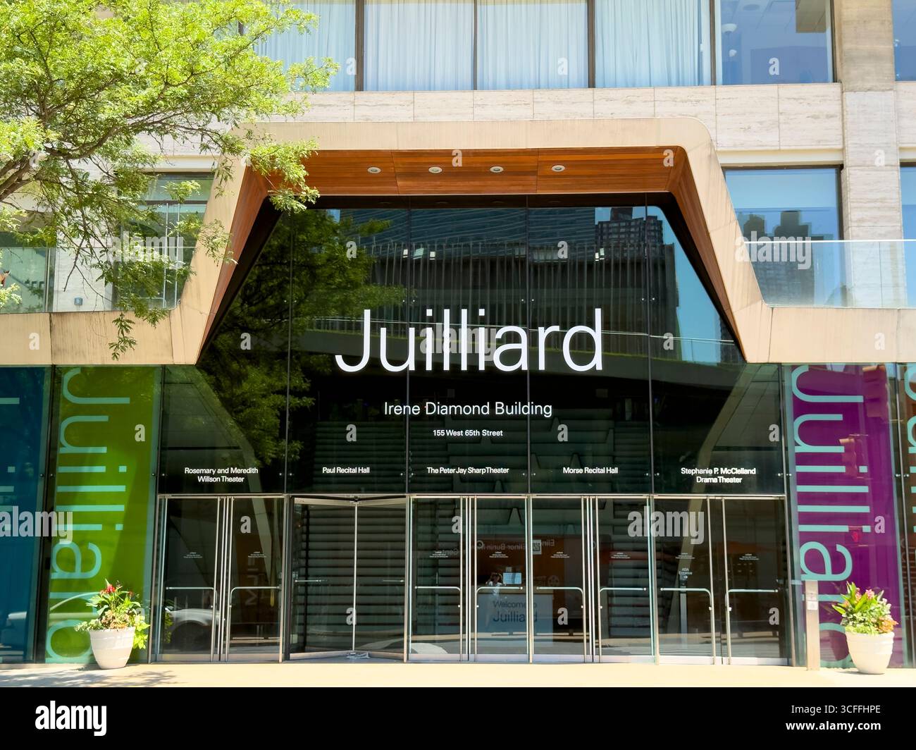The Julliard School, Irene Diamond Building, ingresso dell'edificio, 155 West 65th Street, Manhattan, New York City, New York, Stati Uniti Foto Stock