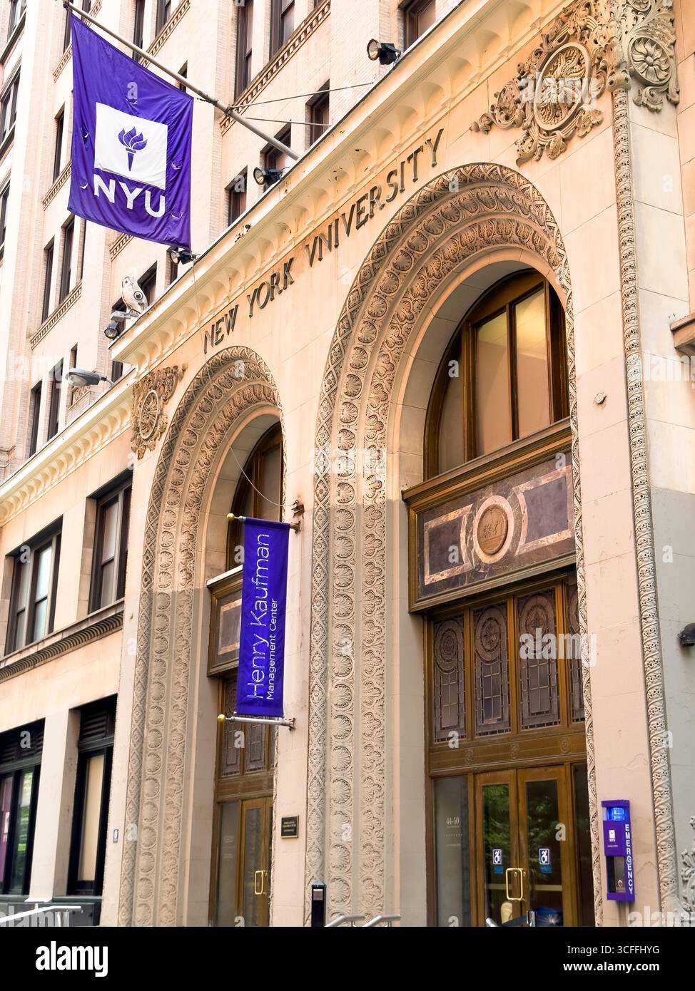 New York University, Henry Kaufman Management Center, esterno dell'edificio, Greenwich Village, Manhattan, New York City, New York, Stati Uniti Foto Stock