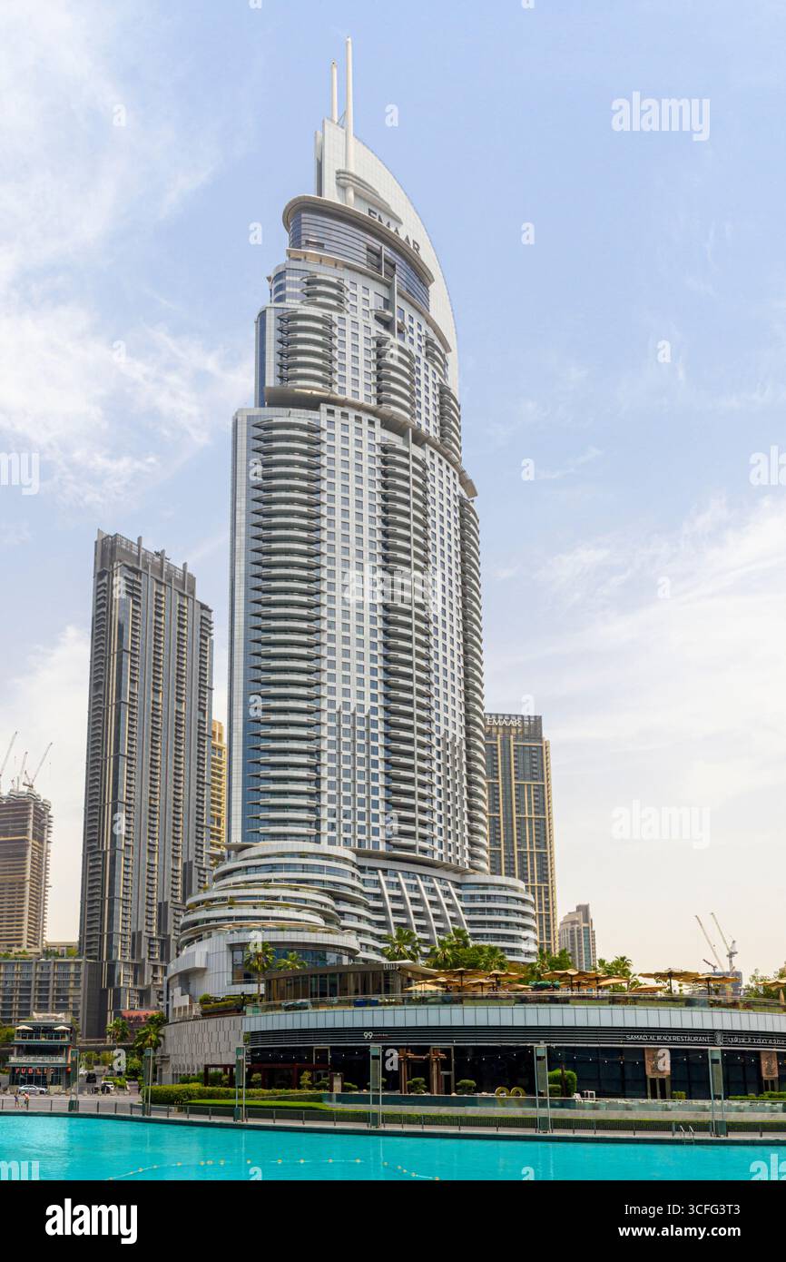 Emaar Properties The Address Downtown è un hotel e un grattacielo residenziale nel centro di Dubai, Emirati Arabi Uniti Foto Stock